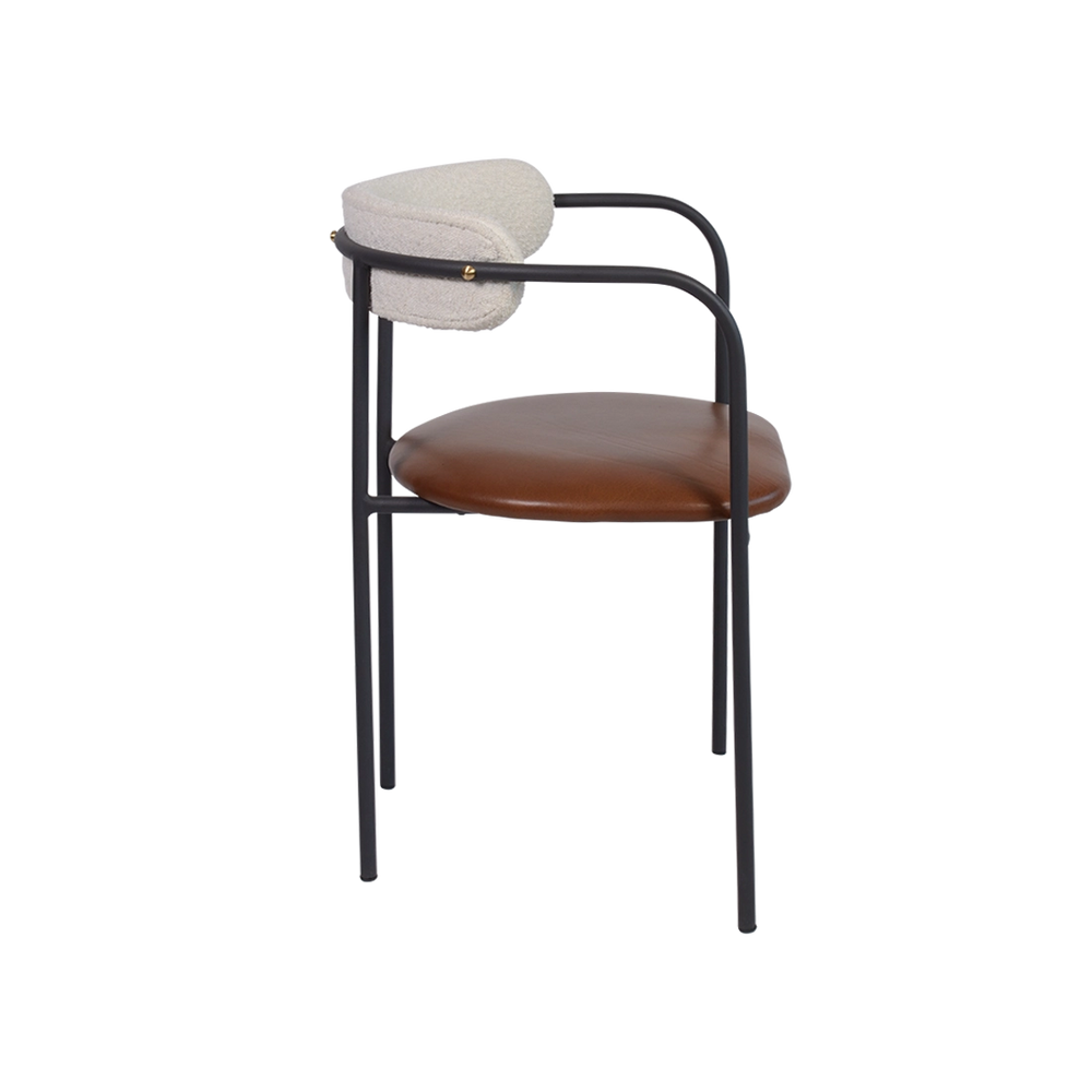 
                  
                    HANNAH CHAIR
                  
                